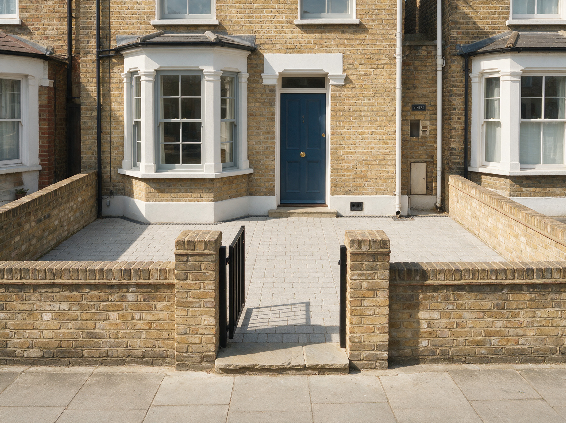 Front garden — example empty space